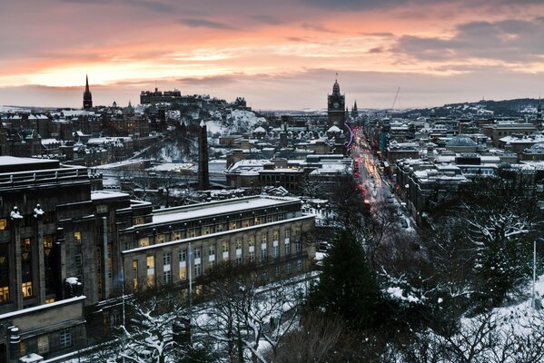 Snow-covered houses and roads in Edinburgh