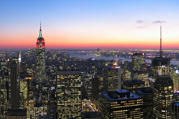 Fond d écran photo des grandes villes le soir au coucher du soleil