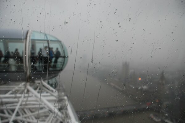 Attraction dans la ville de Londres, les gens dans les cabines