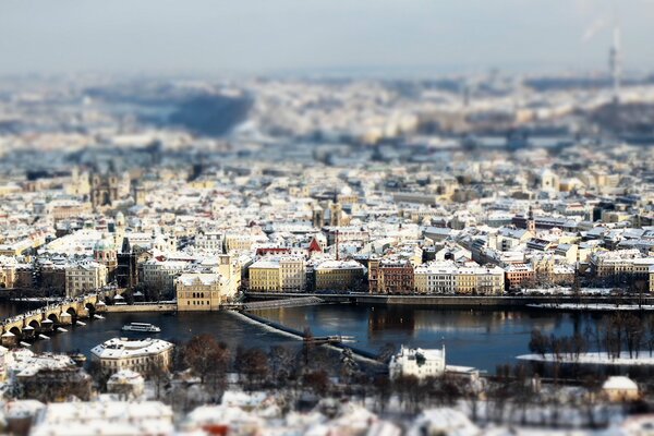 Prag. Winter, verschneite Stadt