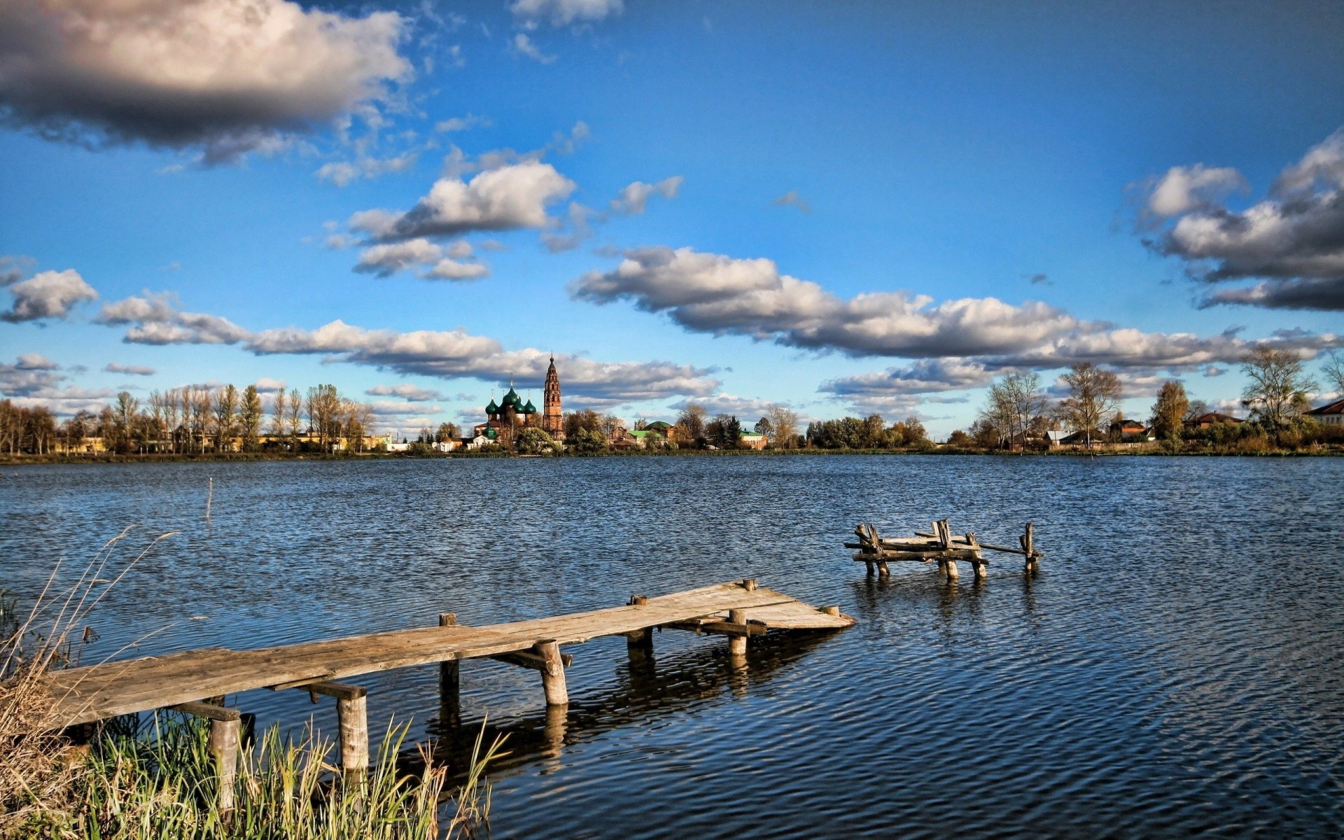 panorama lago nuvole ponte cielo blu natura estate