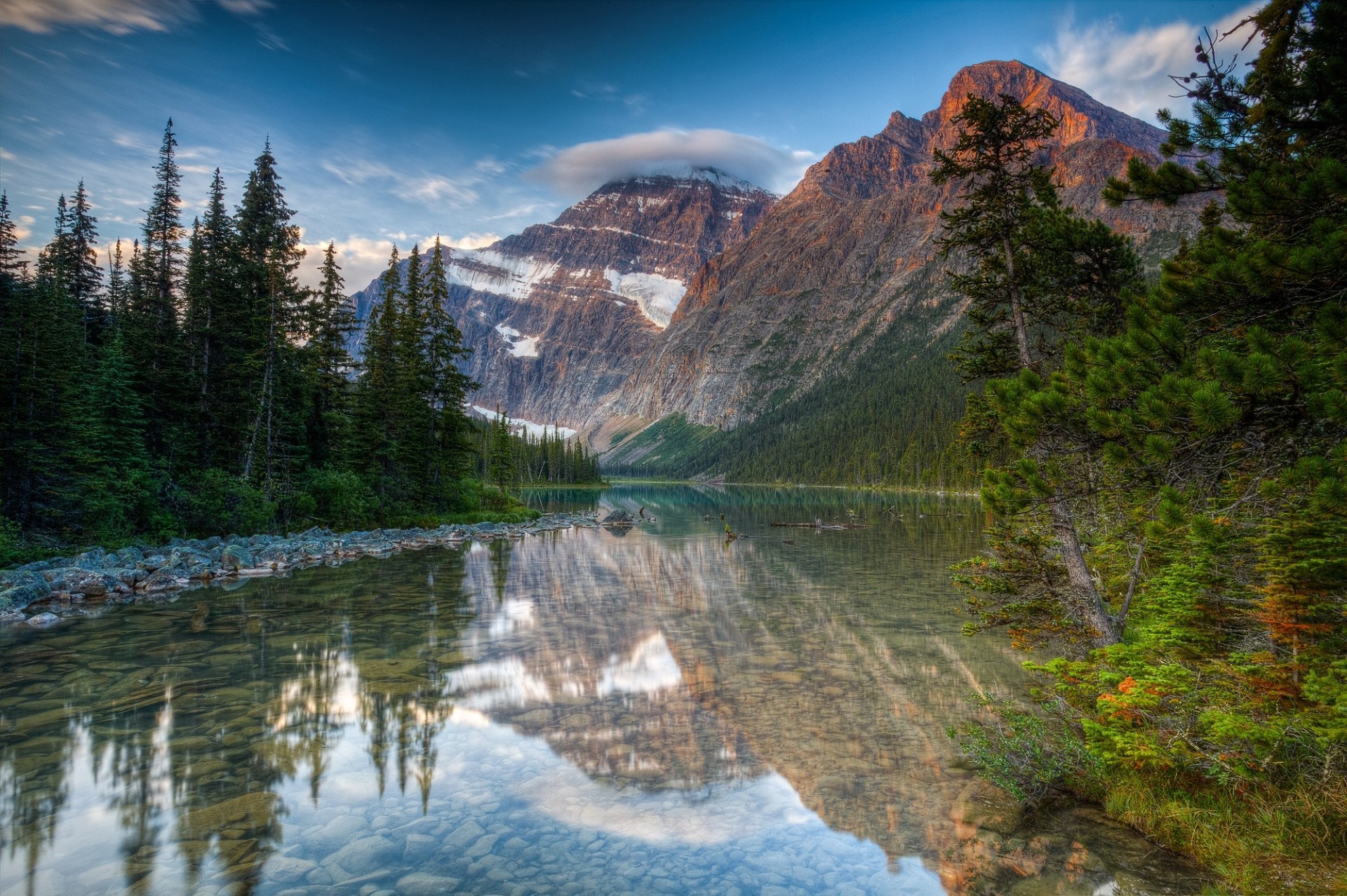 paisaje naturaleza lago alberta bosque canadá lago cavell monte edith cavell parque nacional jasper montañas