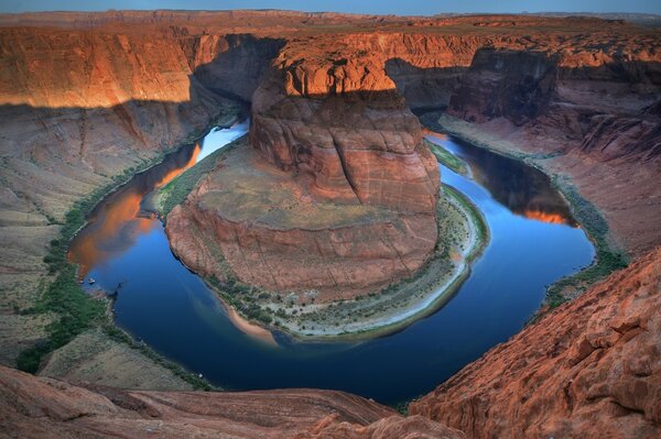 Horseshoe Canyon colline lago