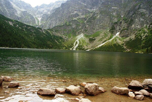 Piedras lago montañas, paisaje naturaleza