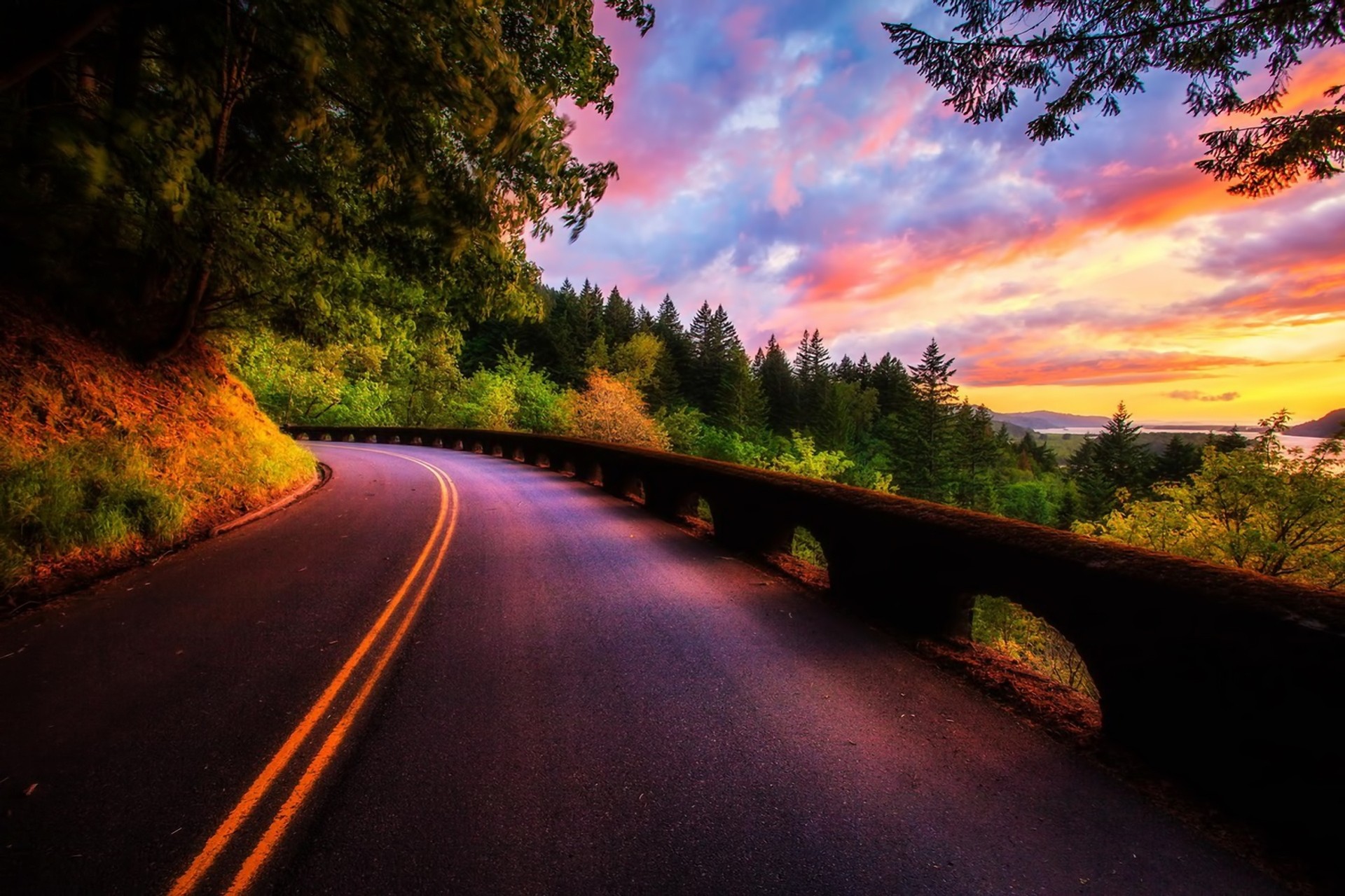 paysage gorge du fleuve columbia coucher de soleil nuages route oregon états-unis