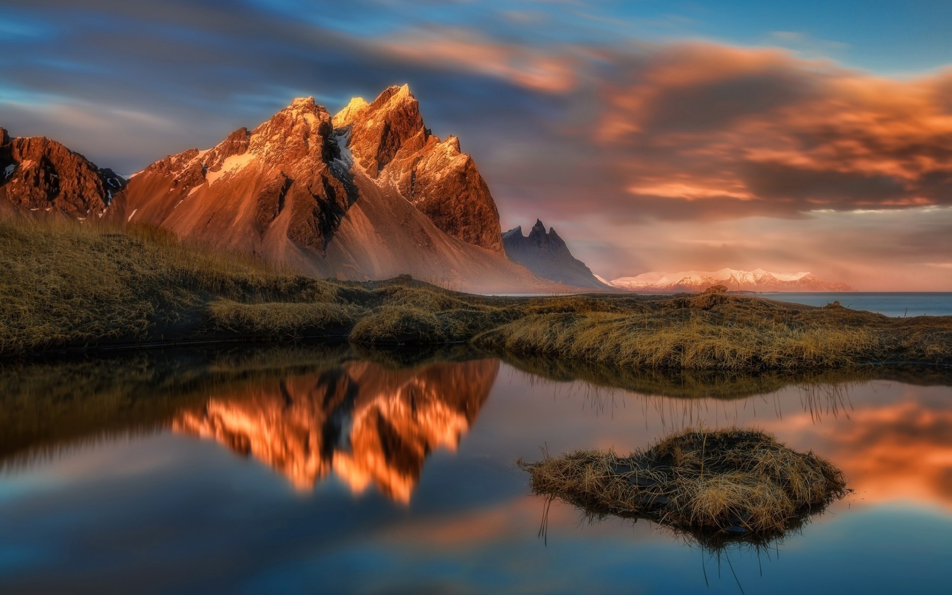 reflexion nacht berge oberfläche wasser