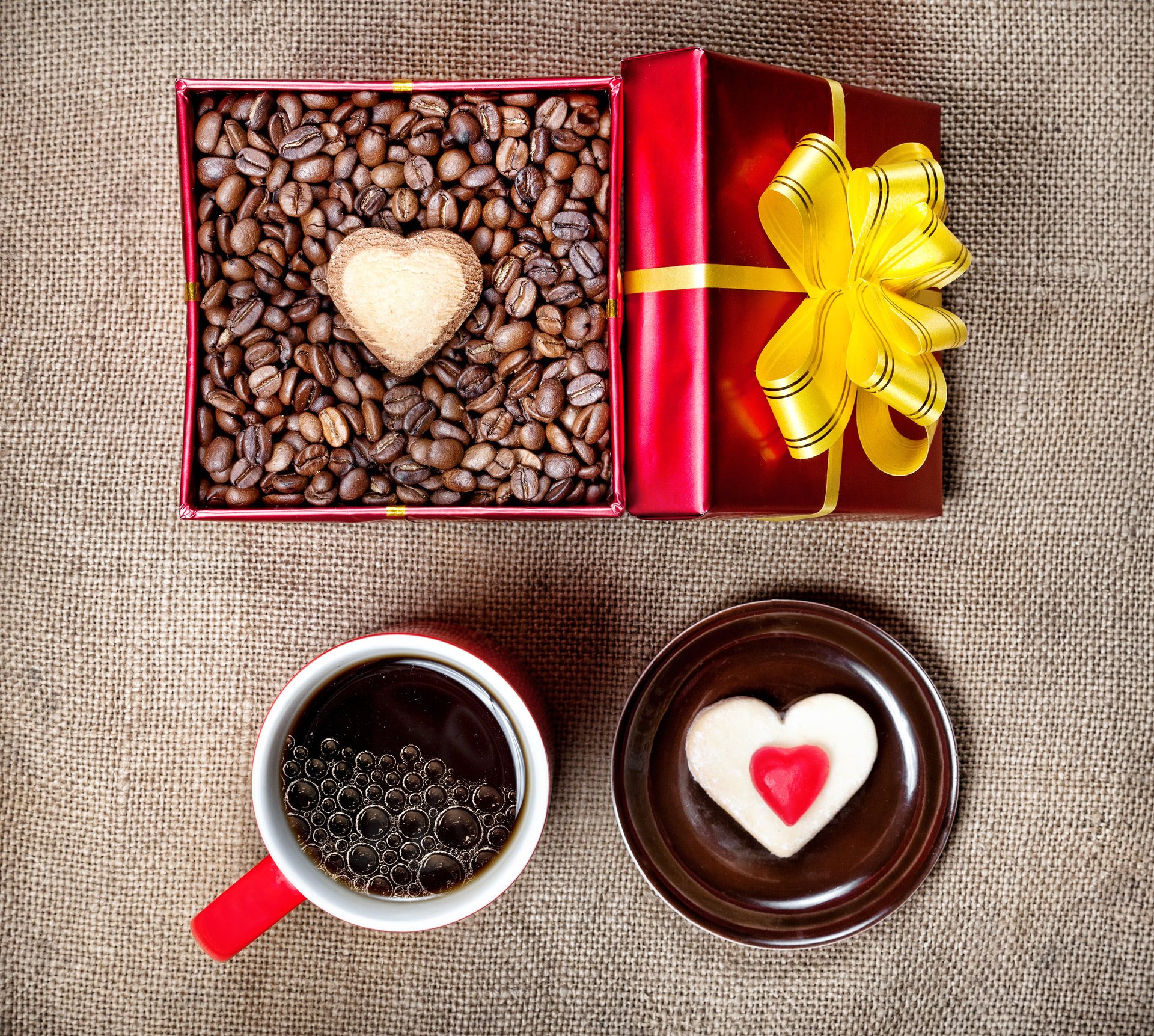 café boîte cadeau tasse petit gâteau coeur grains