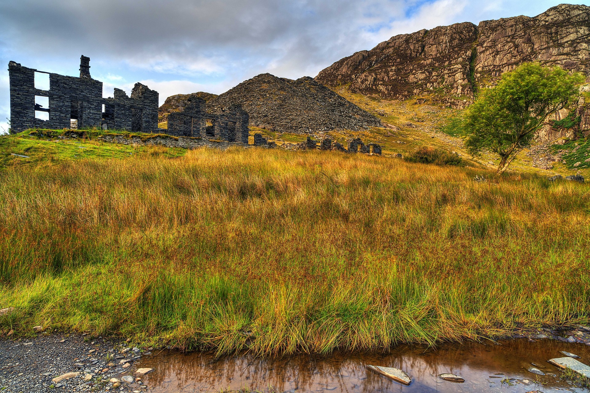 royaume-uni paysage montagnes snowdonia ruines