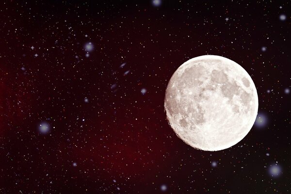 Bagliore della luna nel cielo stellato
