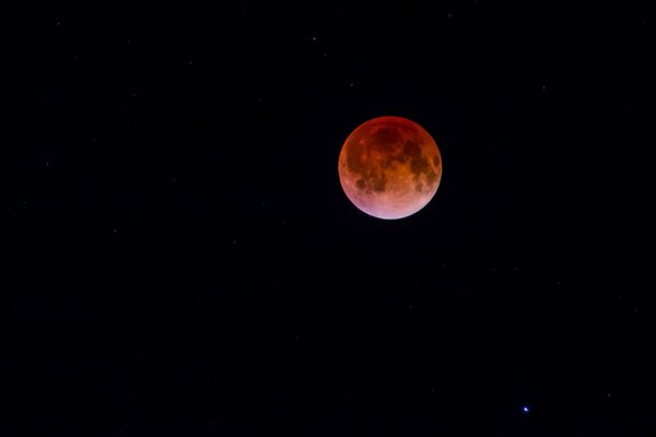 Luna di sangue nell aprile 2014