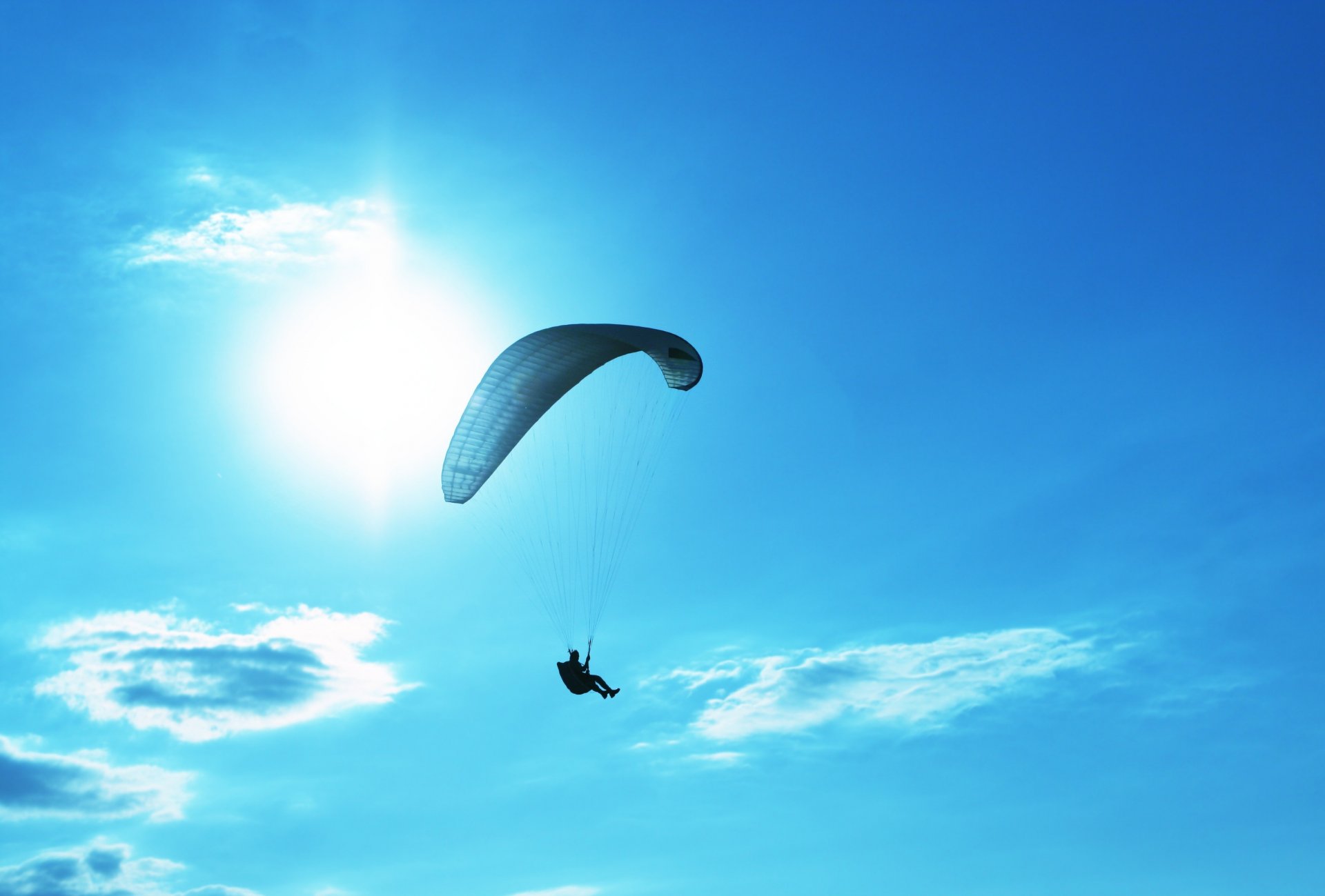 ports man parachute guy sky blue sun day background wallpaper widescreen full screen hd wallpapers fullscreen