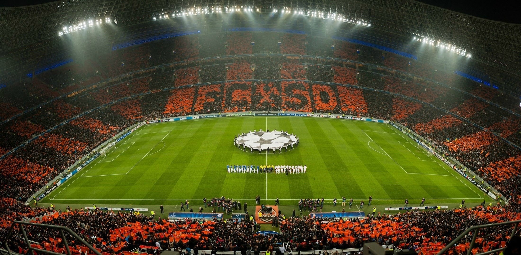 shakhtar chelsea donbass arena partido campo fútbol lch liga de campeones aficionados naranja