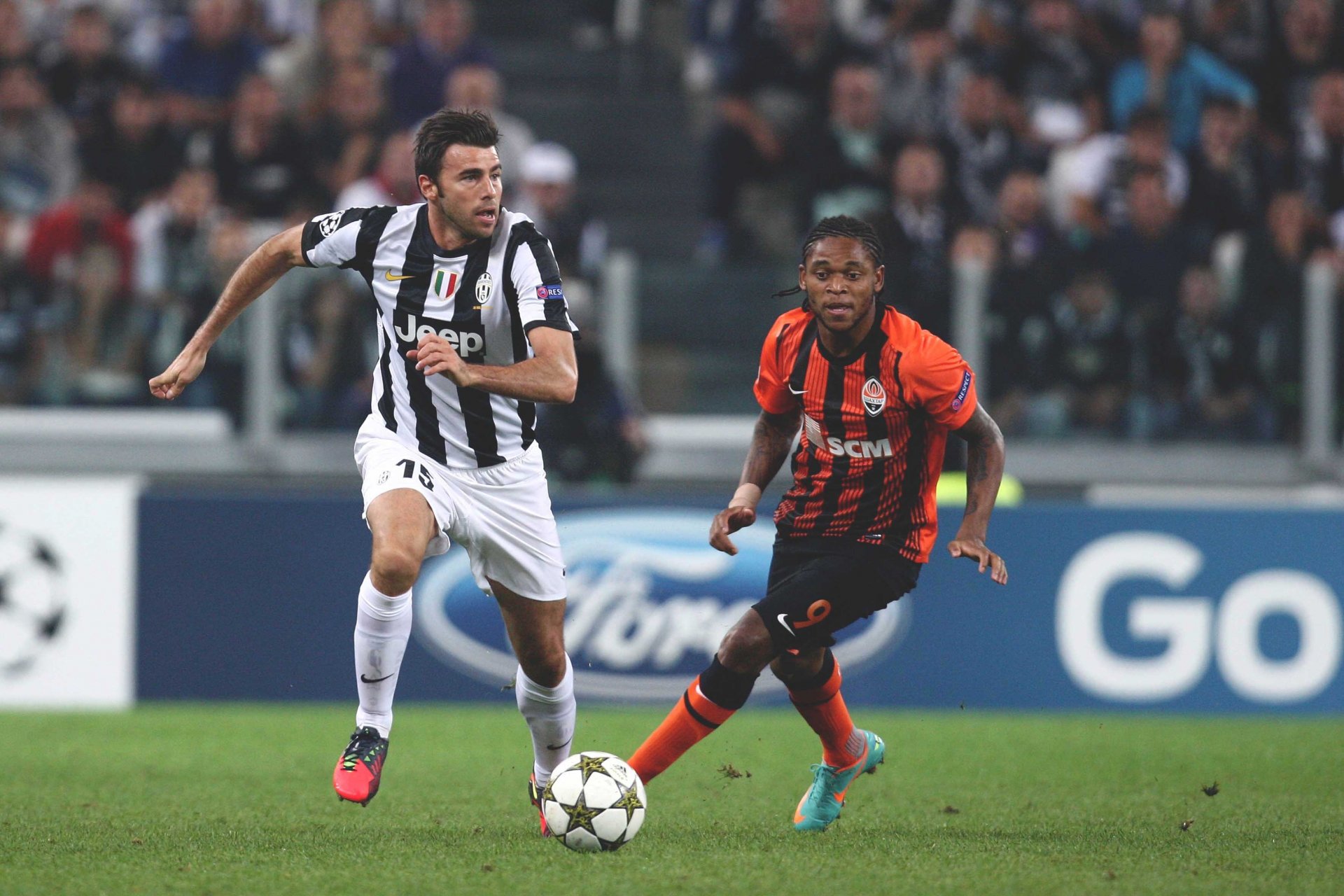 hakhtar donetsk juventus football match sport luis adriano andrea barzagli