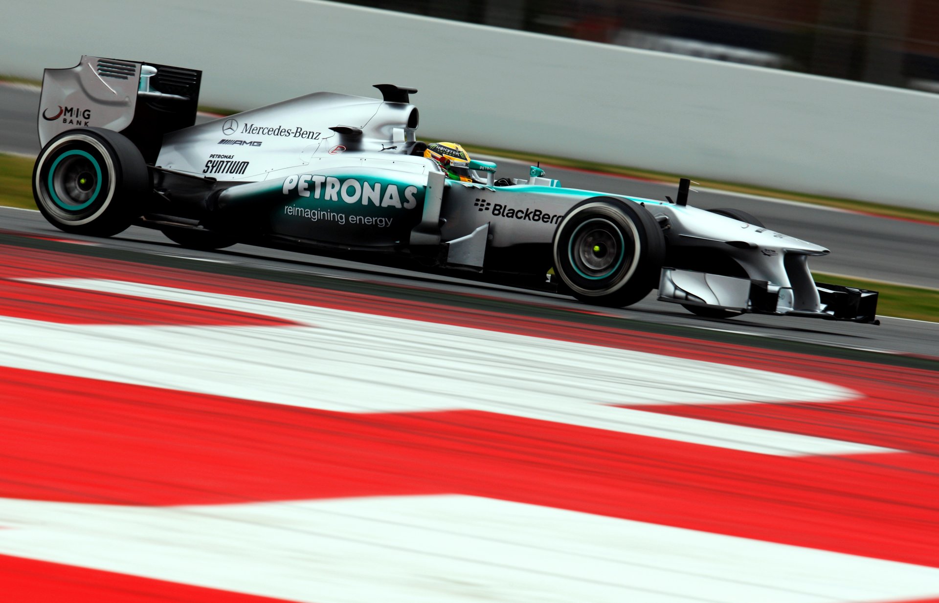 formula 1 amg mercedes-benz w04 lewis hamilton petronas blackberry