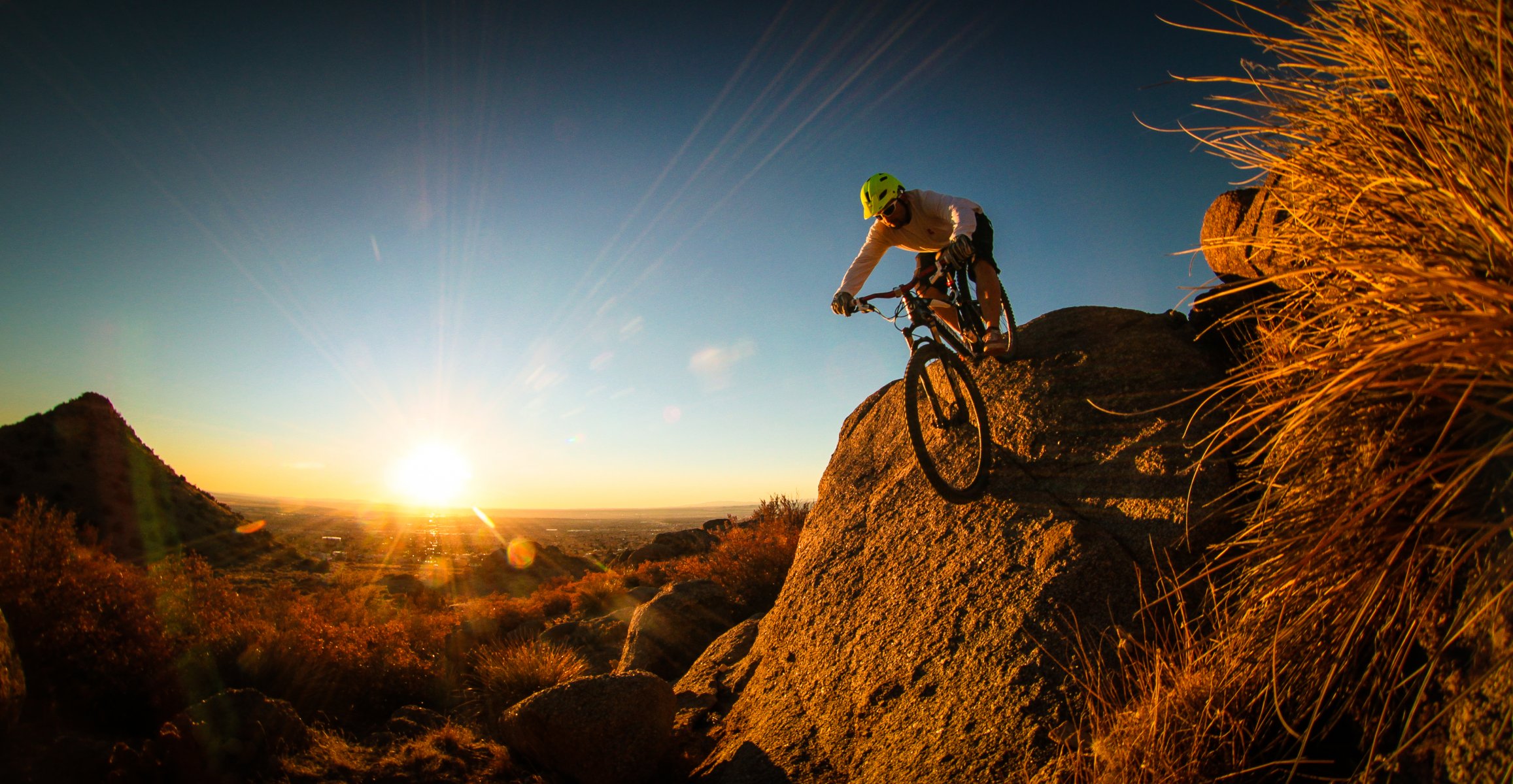 ciclista bicicleta de montaña hombre colinas naturaleza