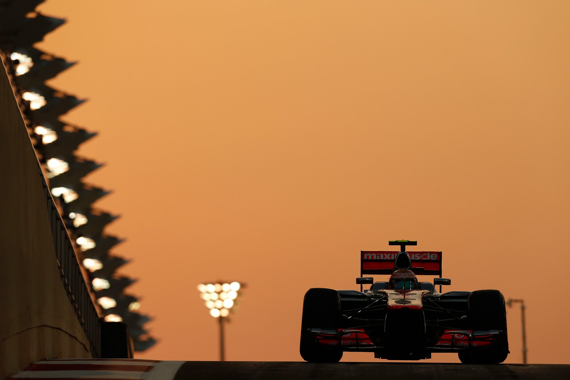 united arab emirates abu dhabi formula 1 abu dhabi grand prix yas marina lewis hamilton