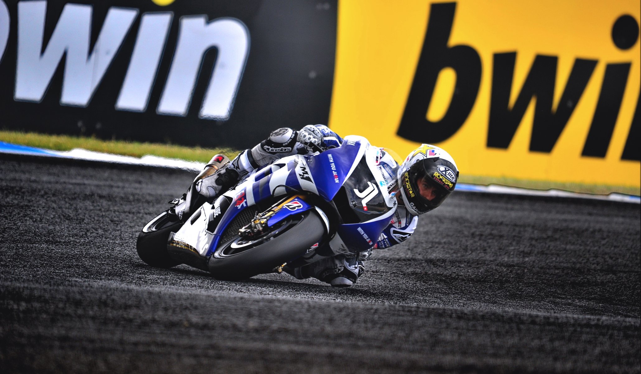 yamaha yzr m1 мотоцикл motogp гонка мото поворот ямаха спорт