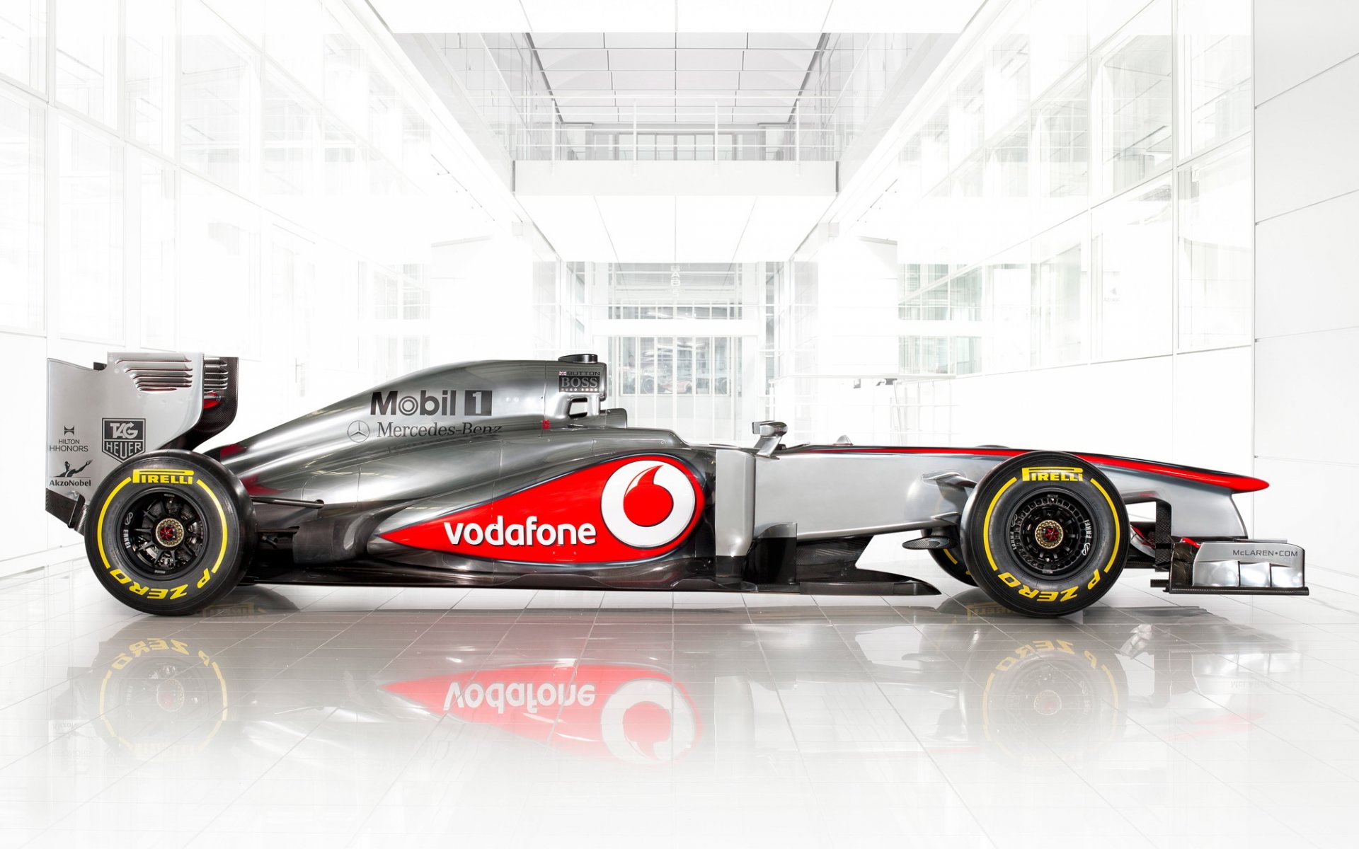 mclaren mp4-28 car formula