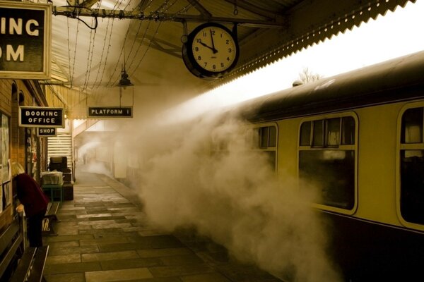 Peron railway station The train is coming