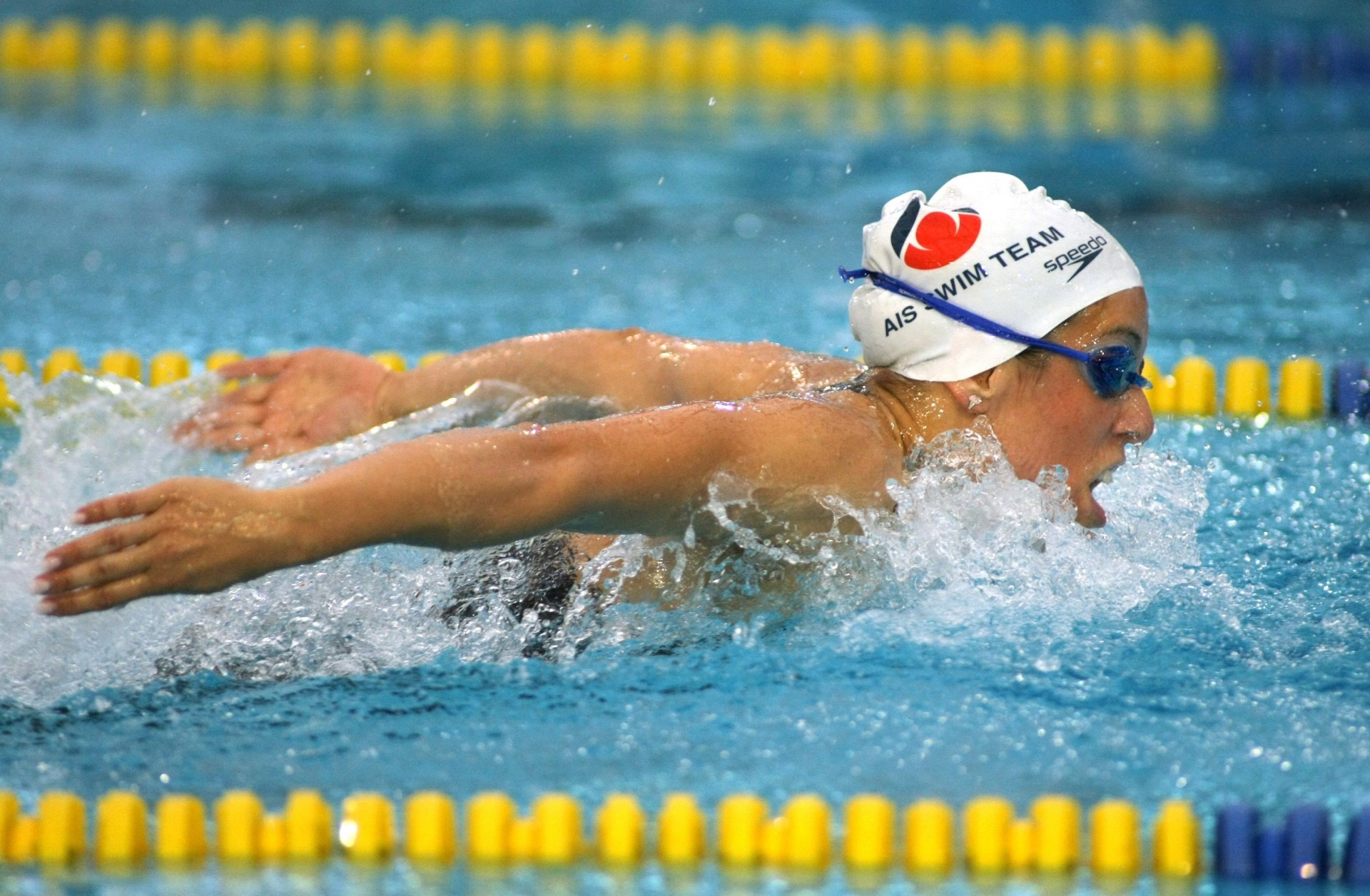 piscina atleta femminile