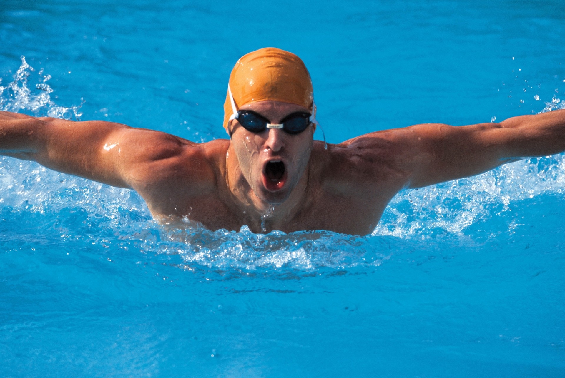 homme nageur piscine mouvement