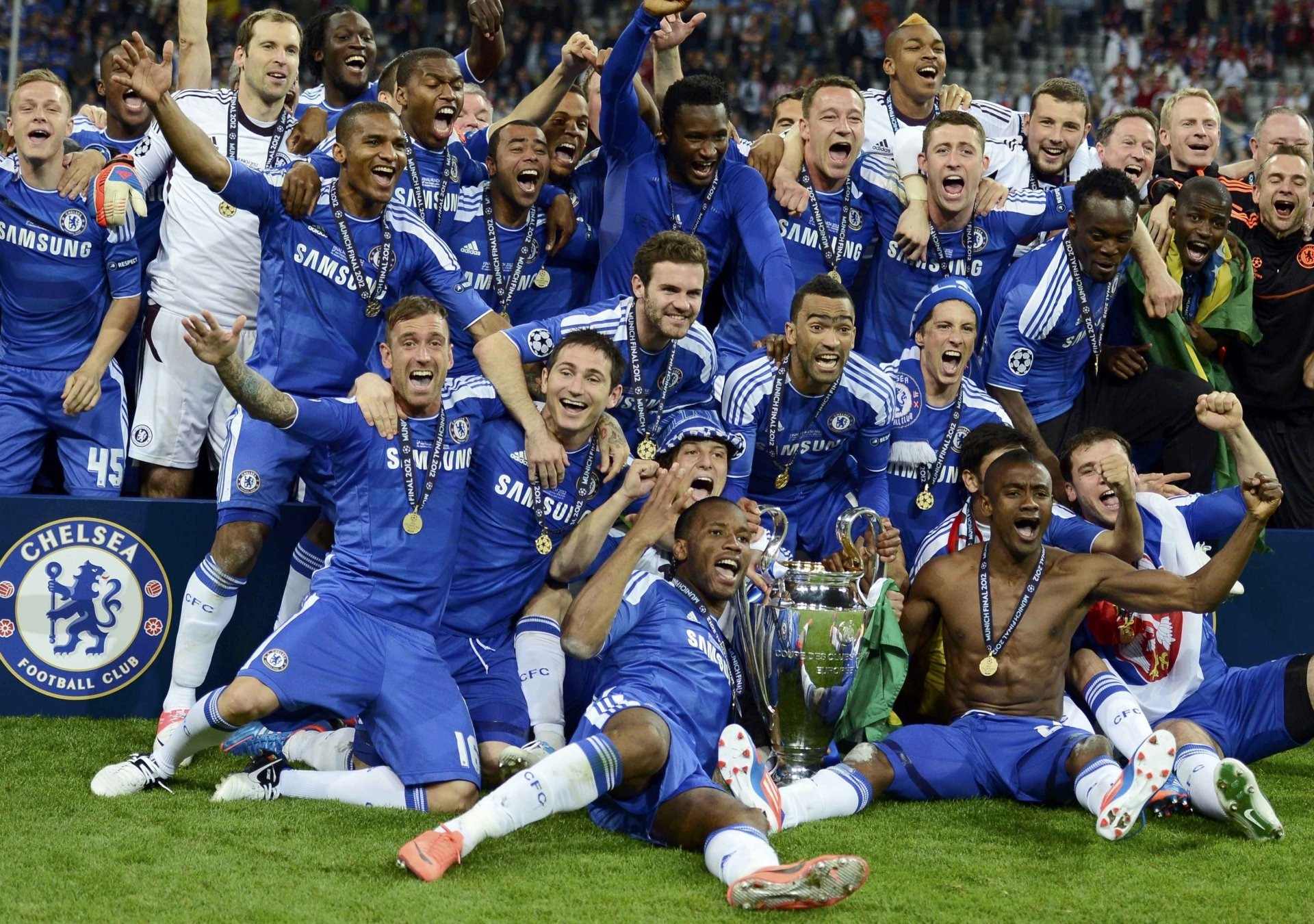 liga mistrzów finał 2012 chelsea finał 2012 piłkarze zawodnicy godło pebeda