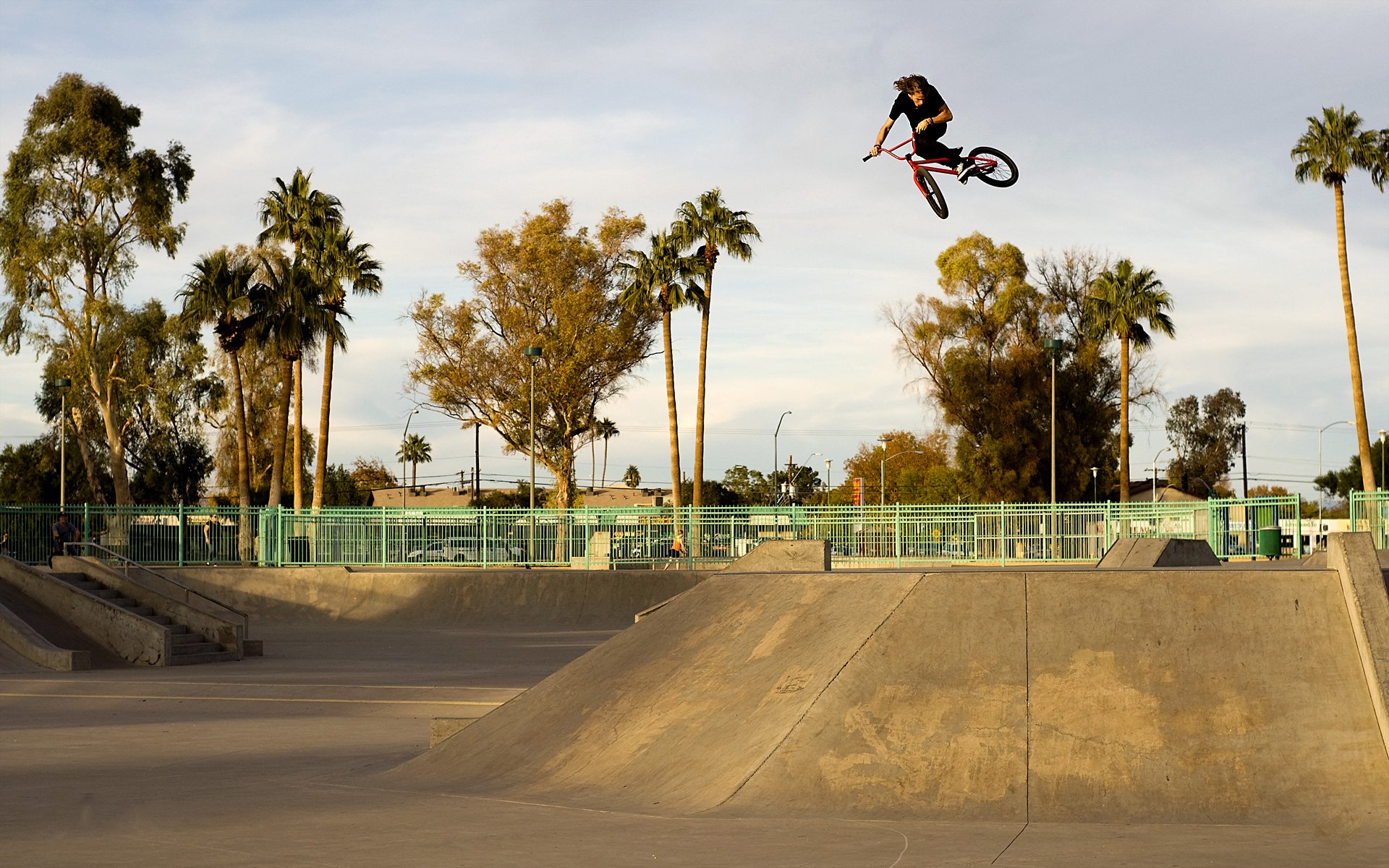 sport bmx facet w locie skate park stunt miasto sztuka