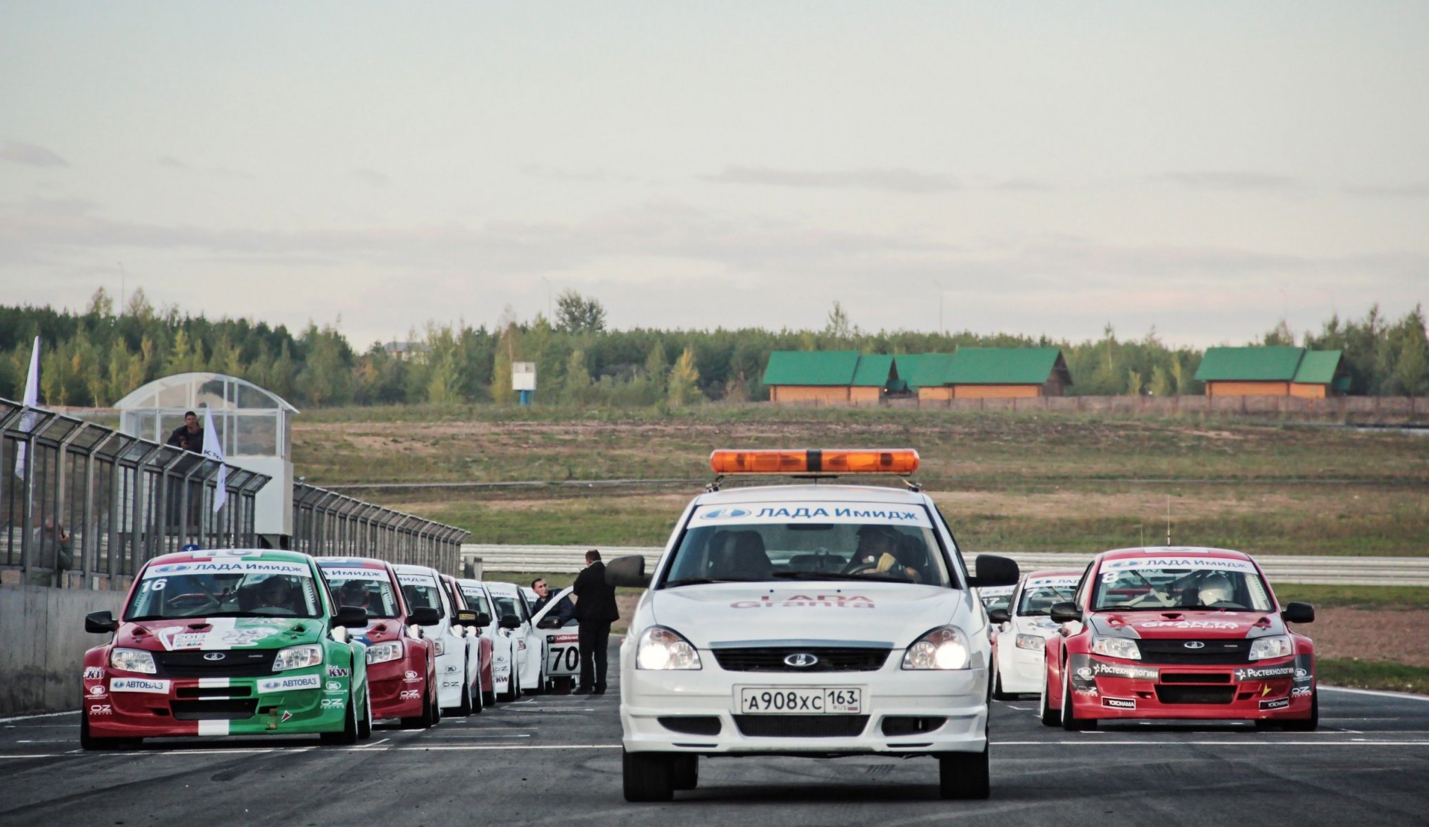 autorennen autos lada lada granta cup