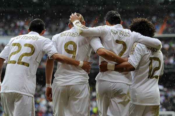 Foto dal retro di Maria, Benzema, Ronaldo, Marcelo