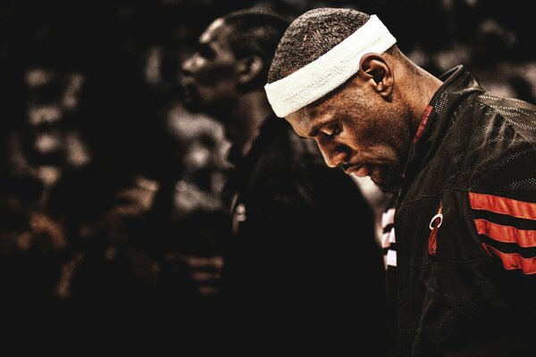 Basketball player lebron james in profile