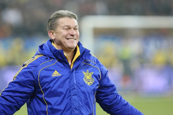 Oleg Blokhin sorridente corre