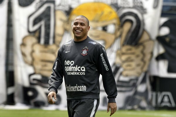 El Todopoderoso jugador de fútbol Ronaldo