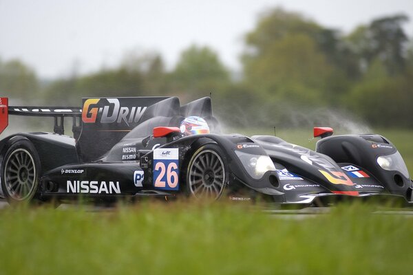 Voiture de sport noir Nissan