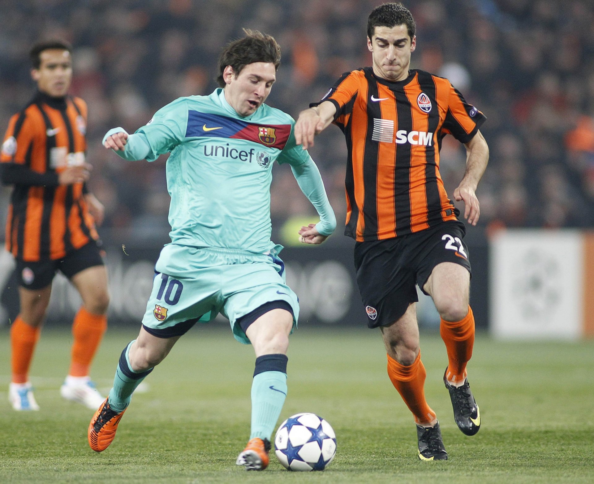 shakhtar donbass arena 2011 barselona messi calcio