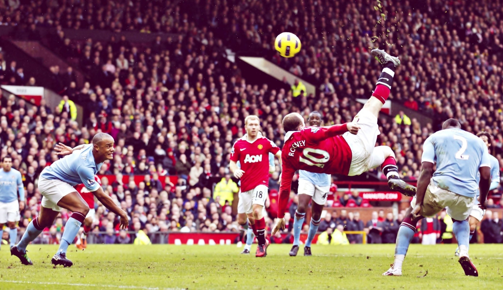 manchester united manchester city rooney balón gol paul skols vincent kompany