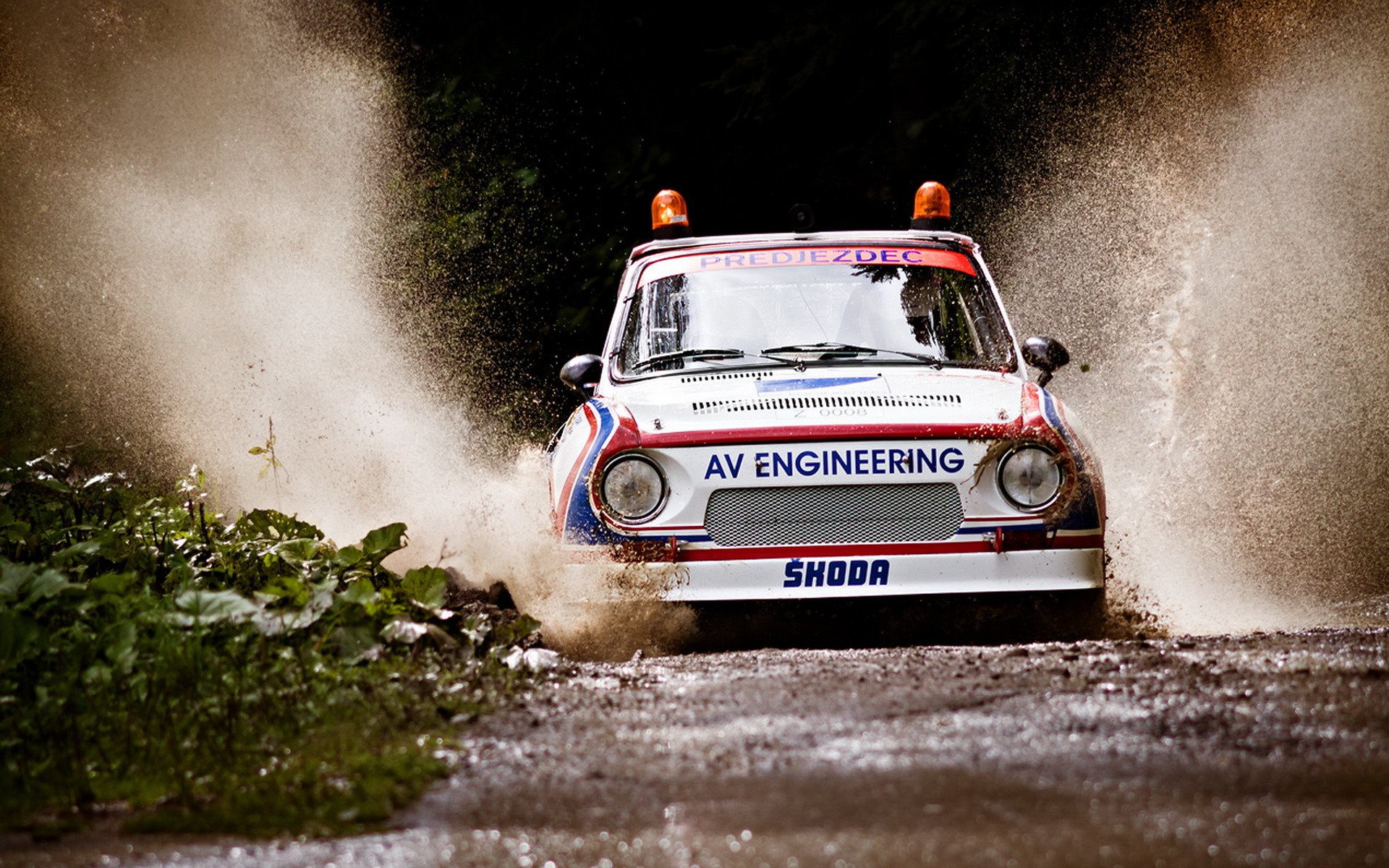 rally sicurezza auto rally pozzanghera spruzzi