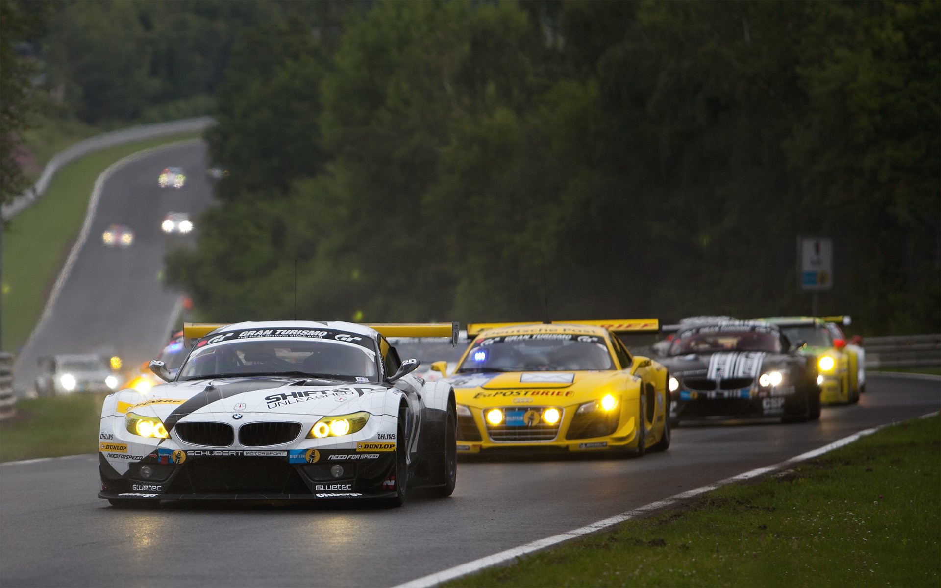 n24 wyścig start samochody wyścigi