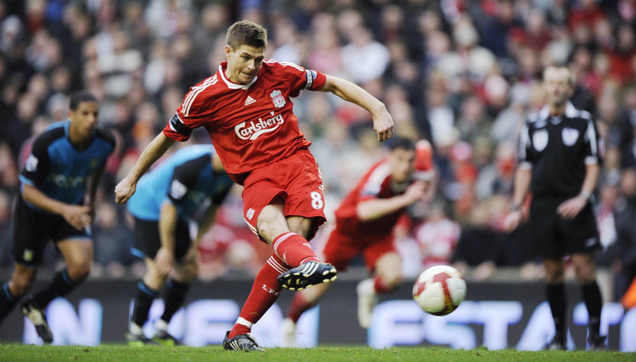 sport piłka nożna liverpool gerard stevie g