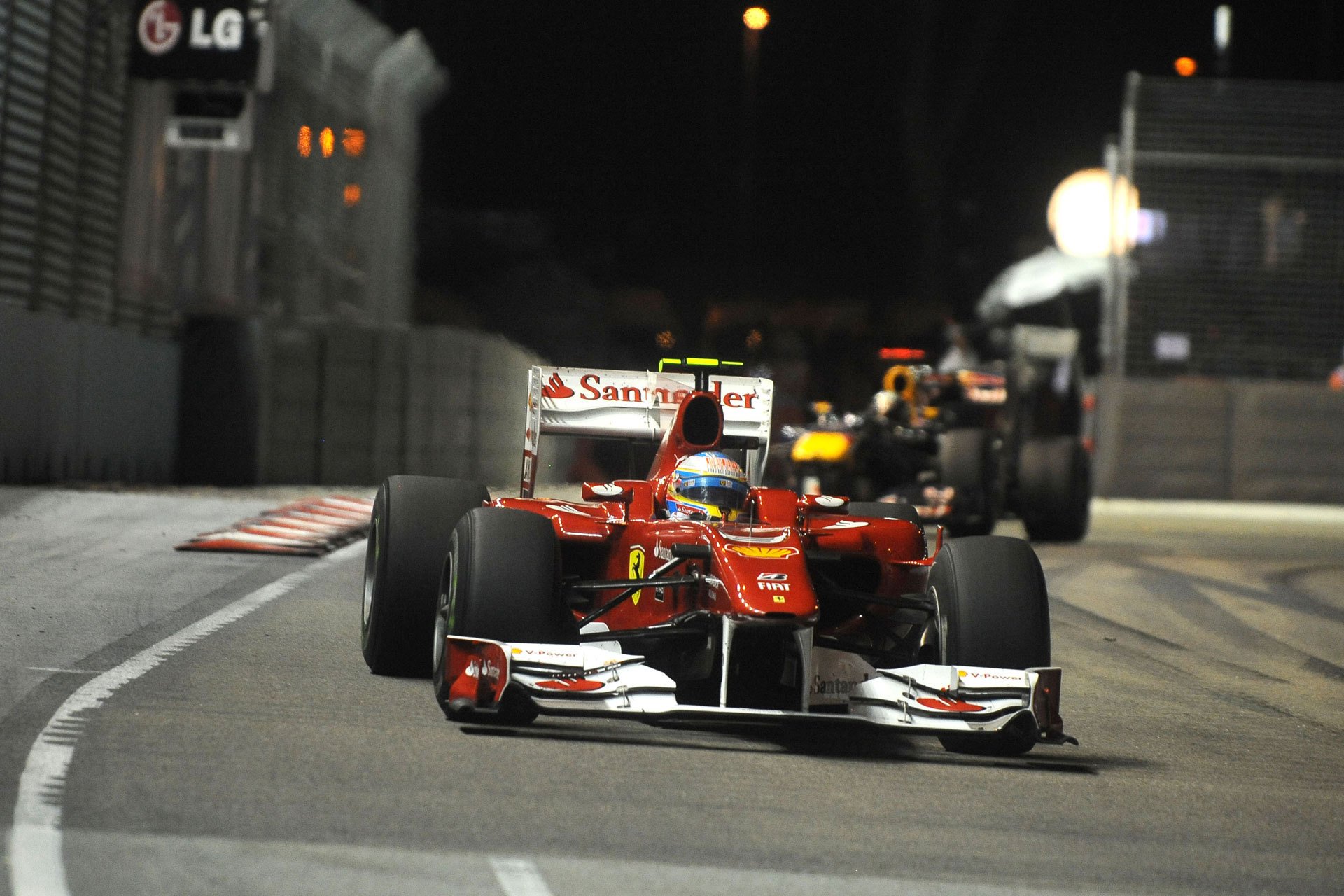 gara pista notte auto ferrari f10 fernando alonso scuderia ferrari scuderia ferrari sport sfondi foto gran premio di singapore 2010 marina bay circuito di marina bay street formula 1 f1 formula 1 pista luci sera