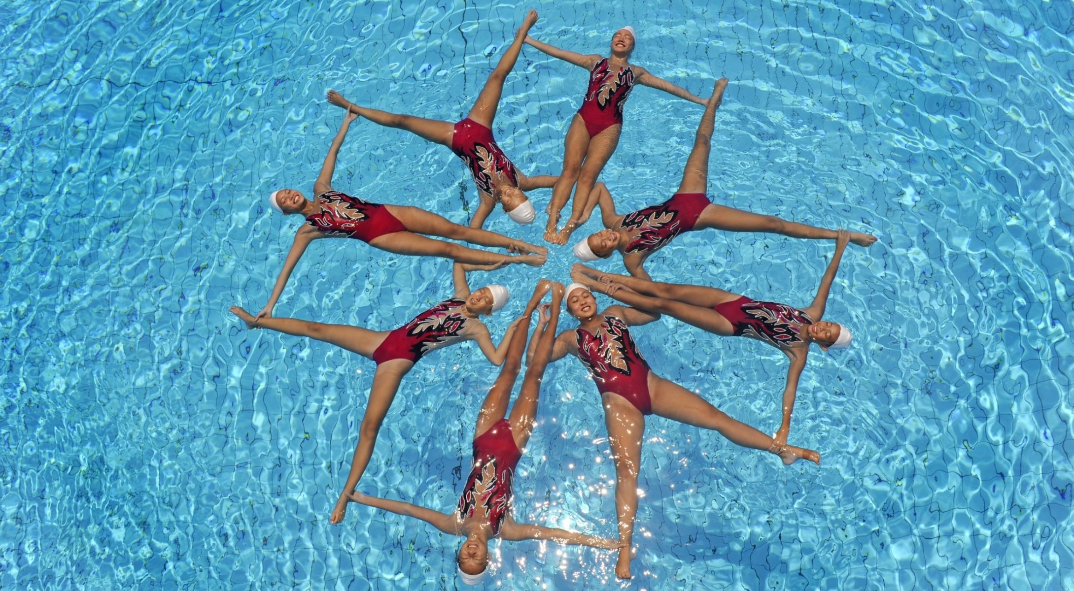 synchronisé natation sport figure femelle eau