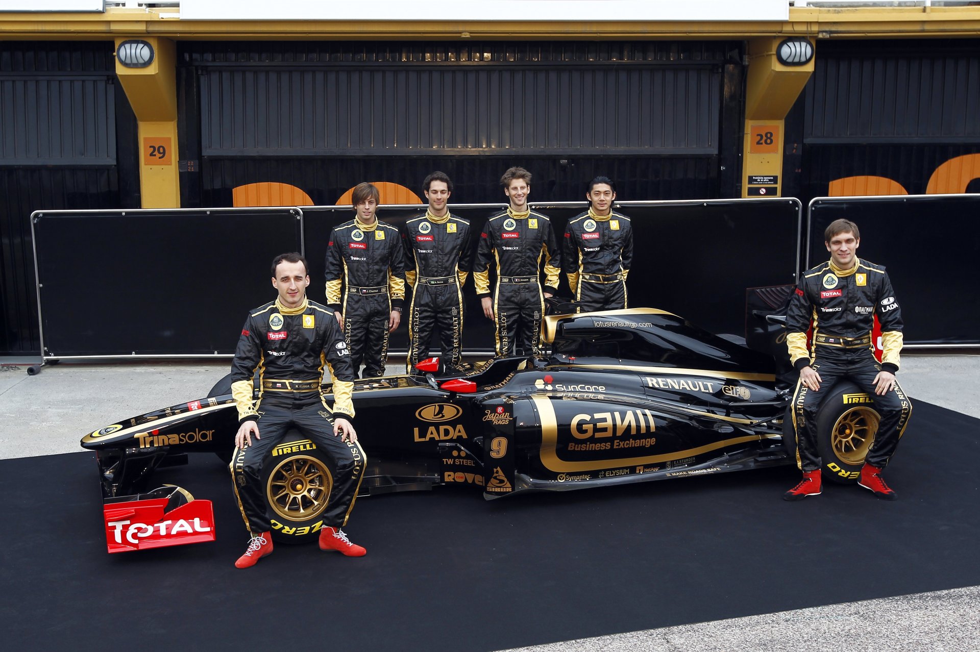 renault lotus voiture de course petrov formule 1 formule clés lotus présentation