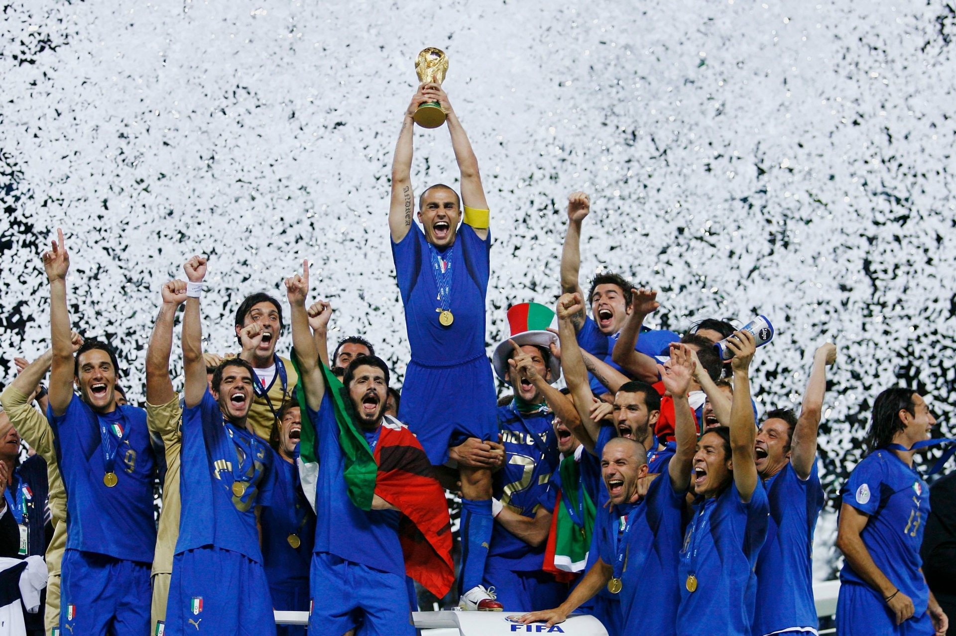 champions du monde 2006 italie gattuso pirlo zambrotta buffon coupe du monde del piero cannavaro nesta