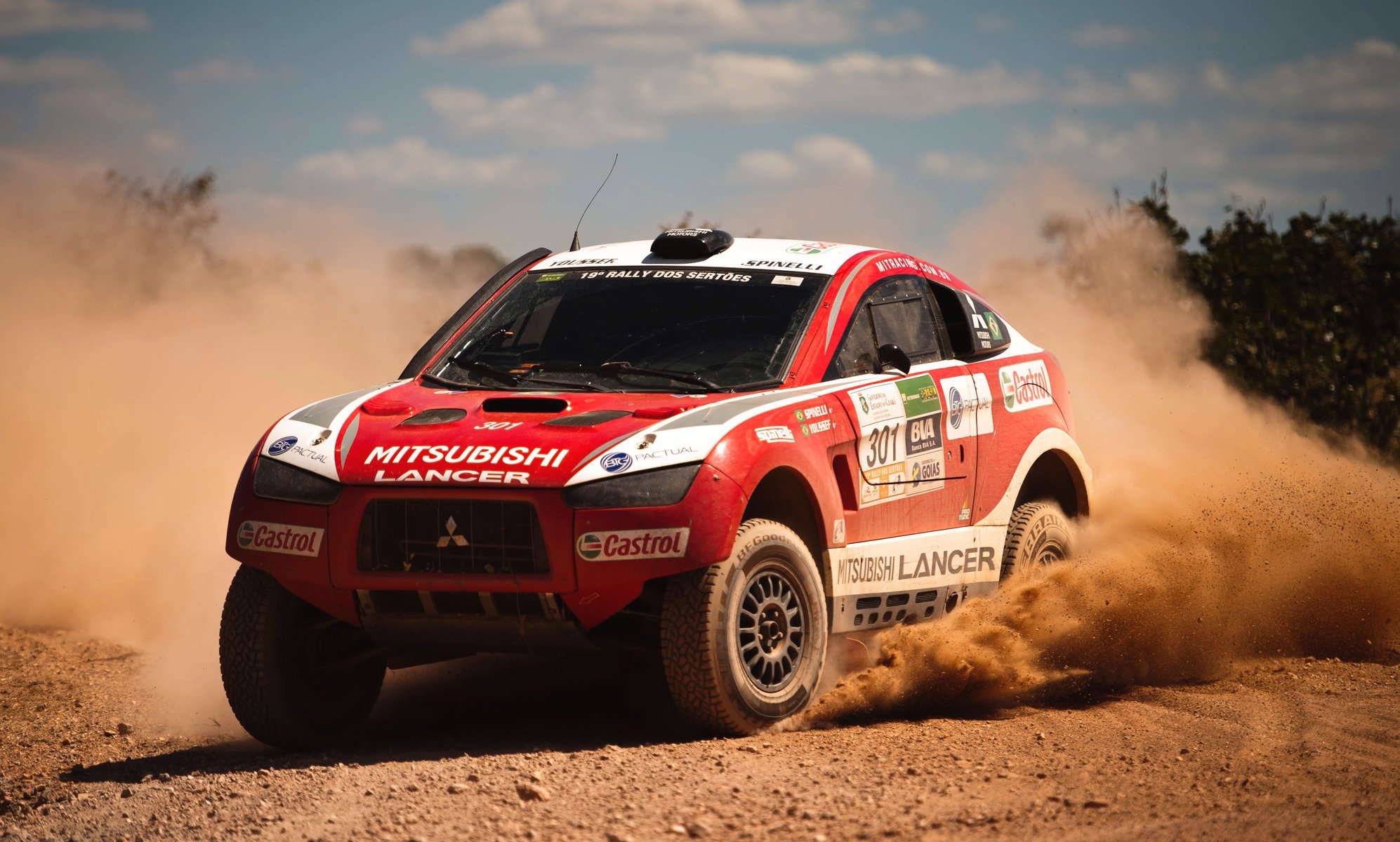 mitsubishi samochód rally suv auto mitsubishi dakar