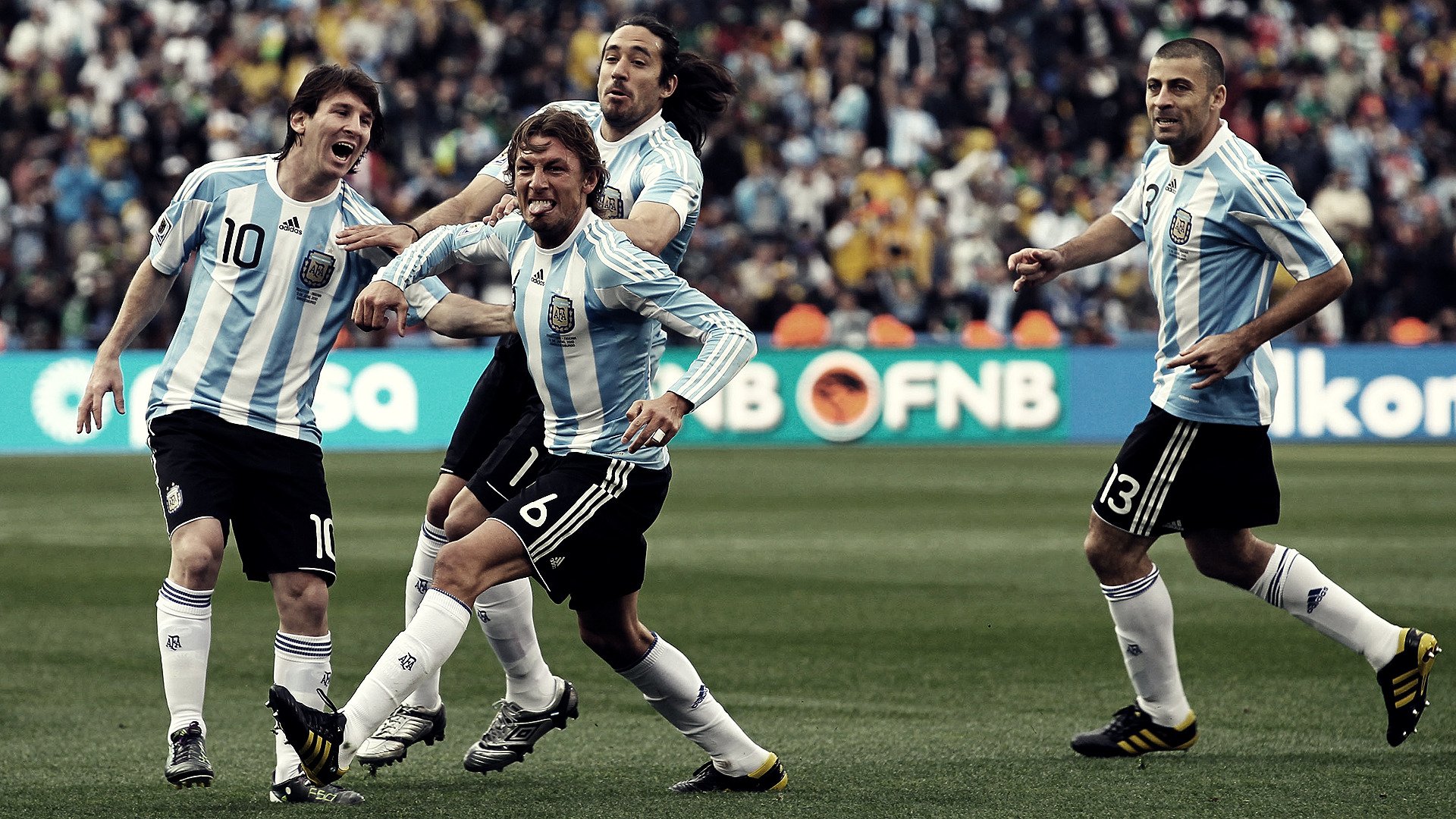 ports stadiums argentina game players footballers national team teams teams messi walter samuel gabriel heinze