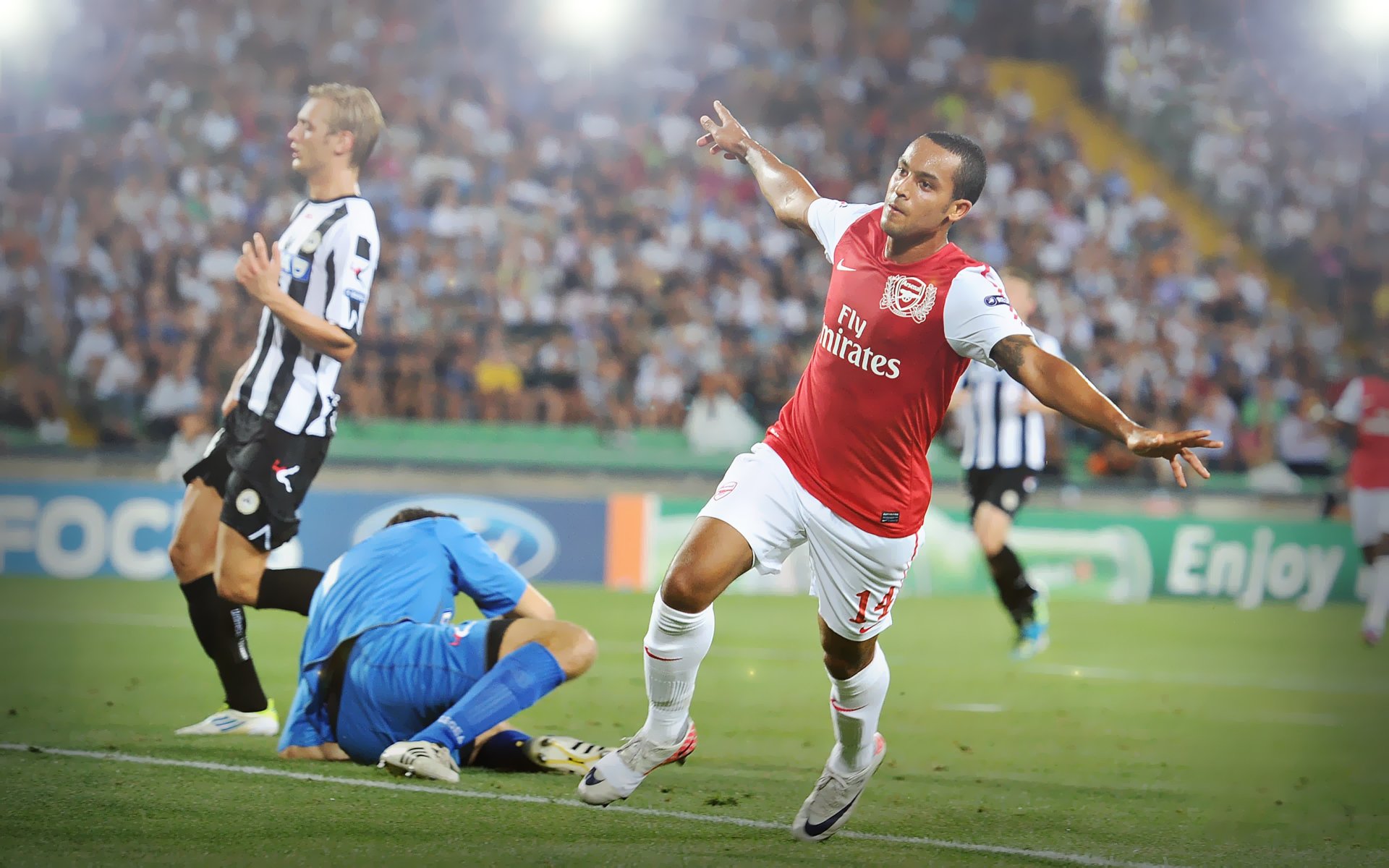 theo walcott arsenal ligue des champions football