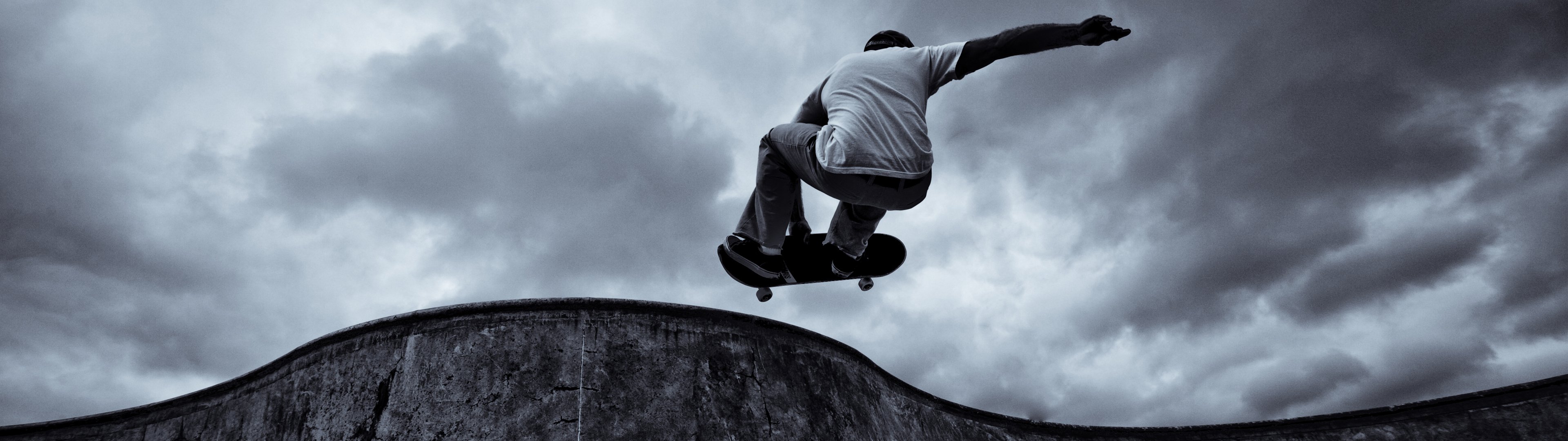 skateboarder sport adrenalin