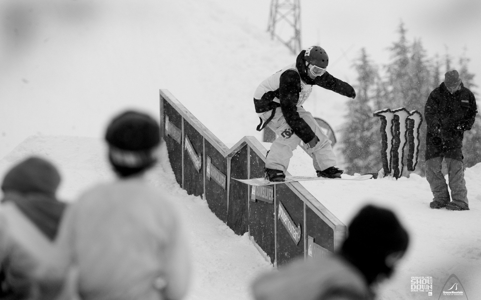 sport extrême extrême snowboard snowboard compétition descente garçons adrénaline photo noir et blanc