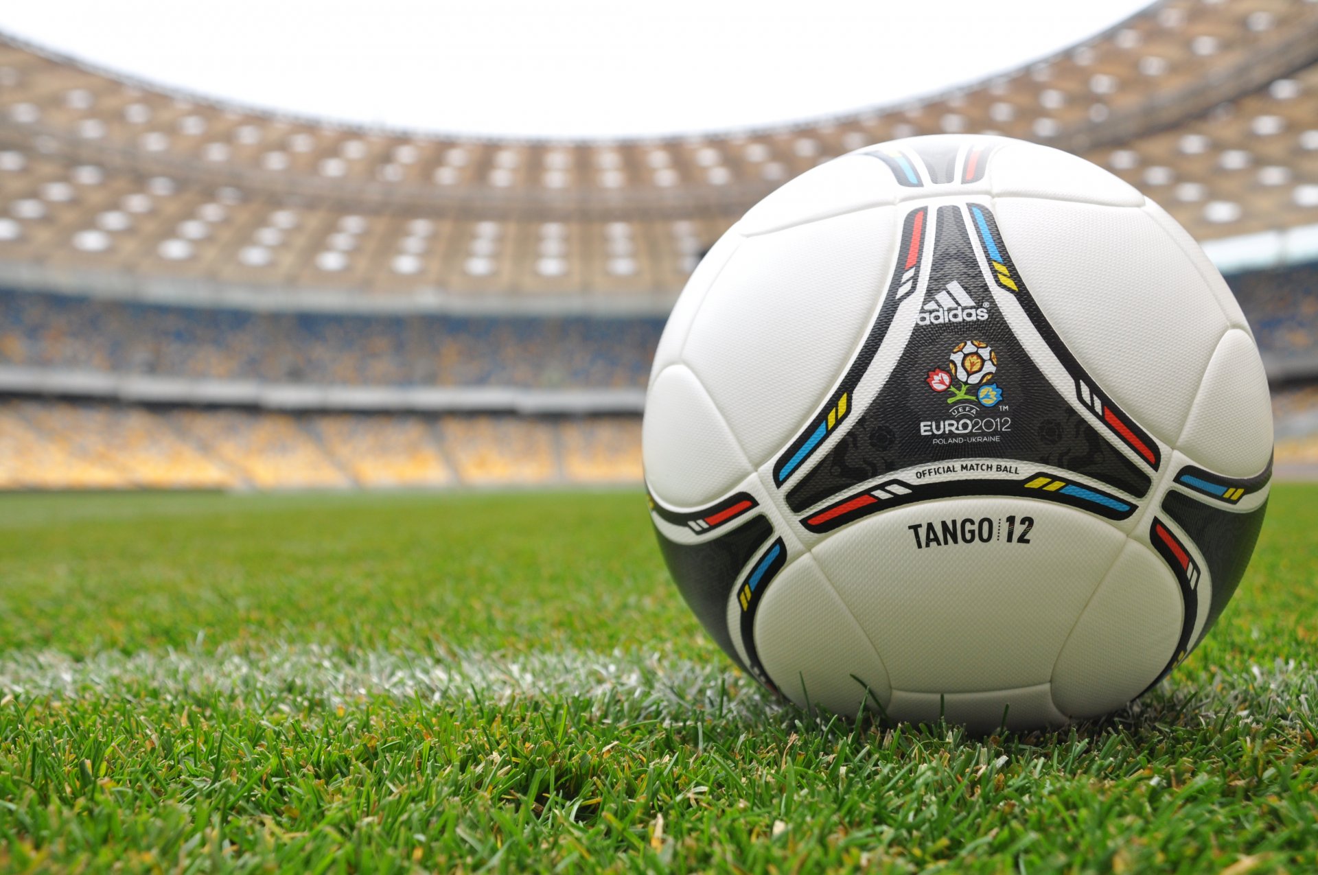 tango 12 ball euro 2012 ukraine-pologne tango 12 ukraine_olimpiysky-sports nationaux k nsk olympique kiev