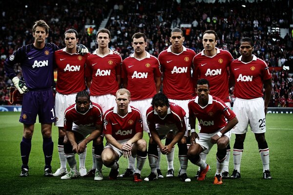 Joint photo of Manchester United football players .