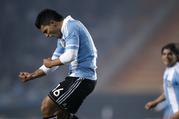 Giocatori della squadra di calcio argentina sul campo